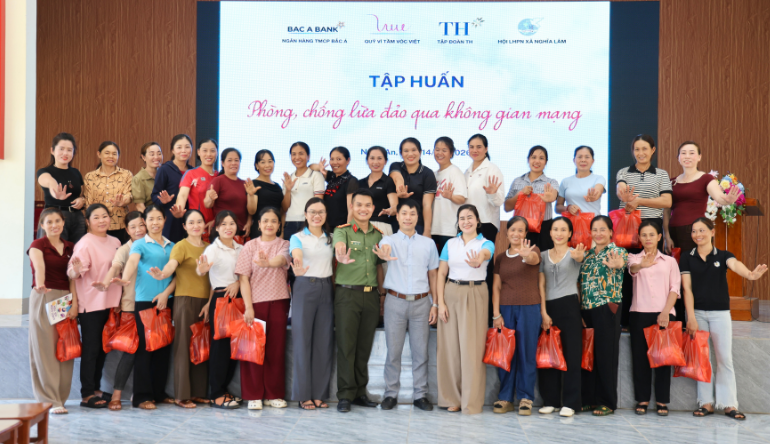 Tập huấn “Phòng chống lừa đảo qua không gian mạng” cho phụ nữ được hỗ trợ sinh kế tại Nghệ An